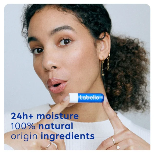 Labello Classic Care stick 24h idratazione fondente sulle labbra
